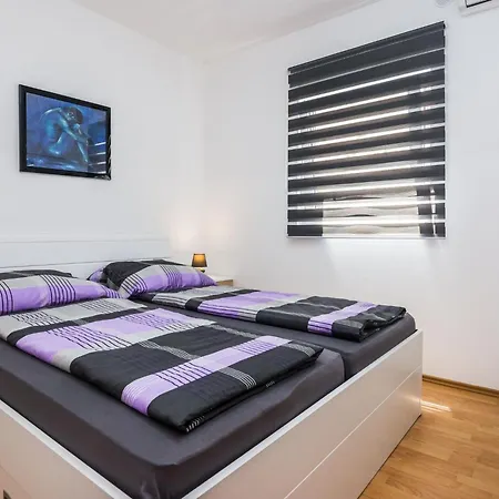 Skundric 3 By Interhome *