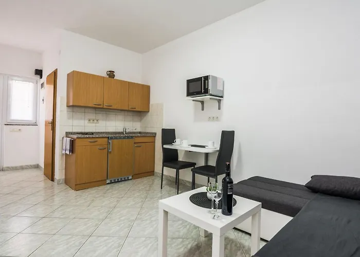 Apartman Skundric 3 By Interhome